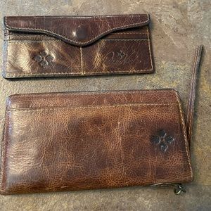 Patricia Nash Valentia Distressed Leather wallet/wristlet